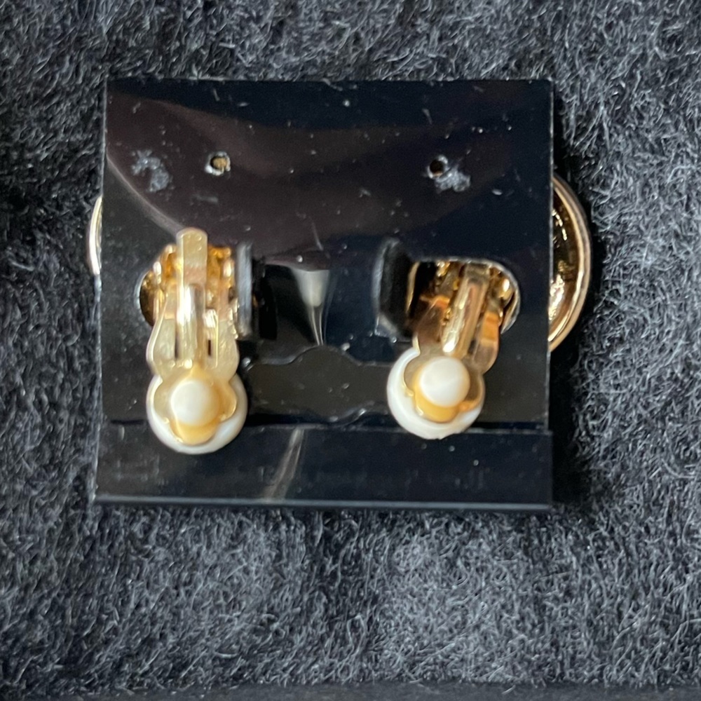 Vintage Gold and Black Leopard Print Clip‎ On Earing - Picture 7 of 8